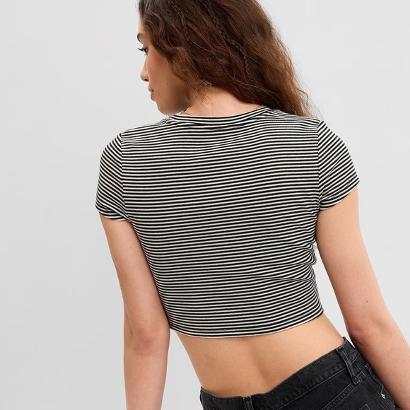 PROJECT GAP Cropped T-Shirt - Picture 2 of 2